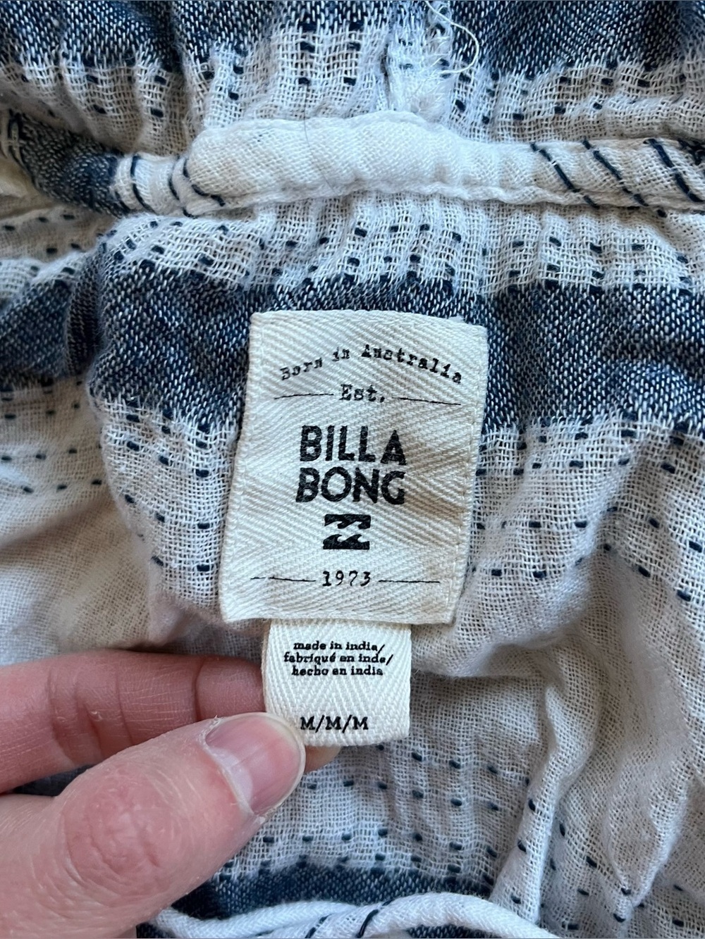 Billabong swimsuit cover up - Picture 3 of 3